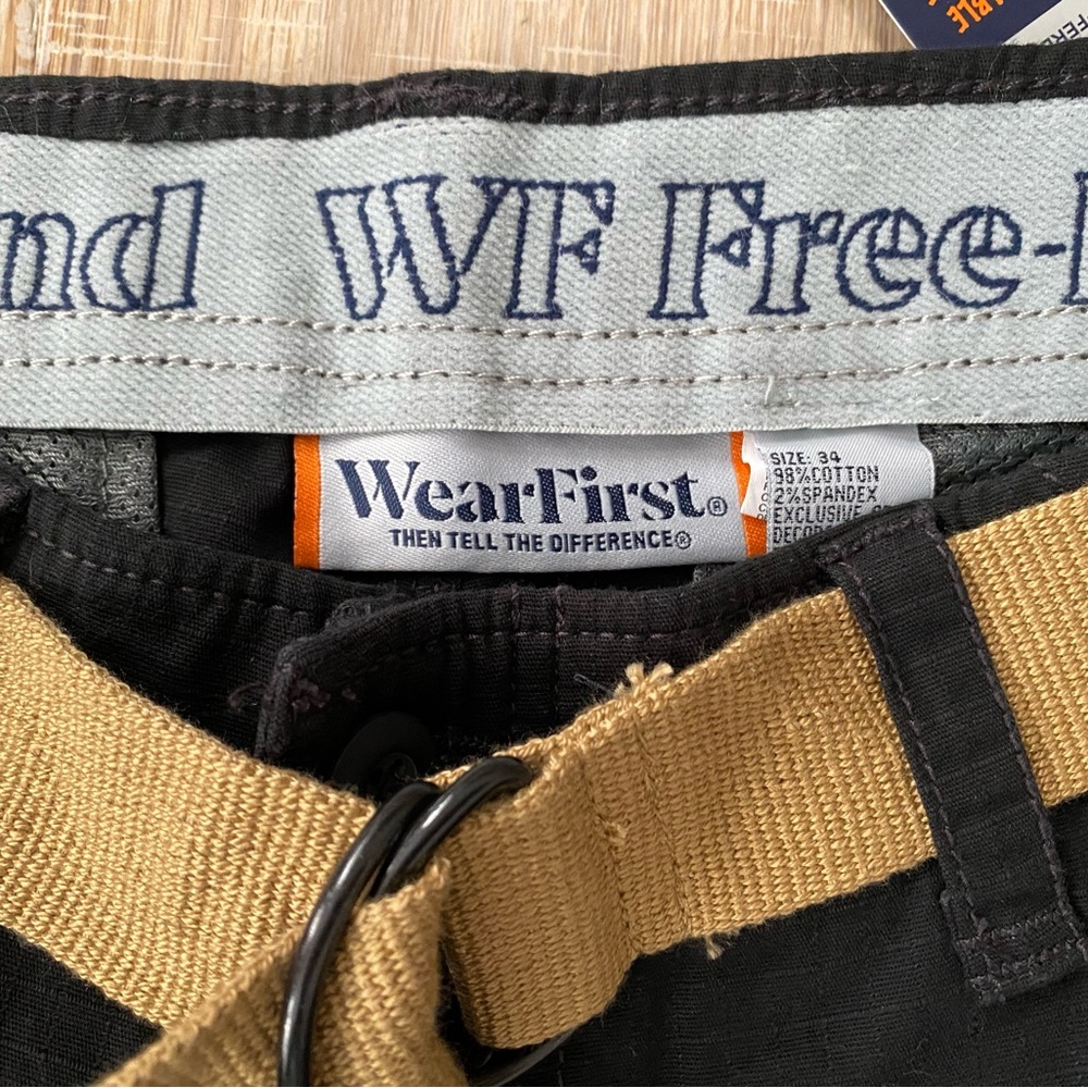 NWT Wearfirst Men’s Stretch Shorts Sz. 34 - Picture 2 of 4